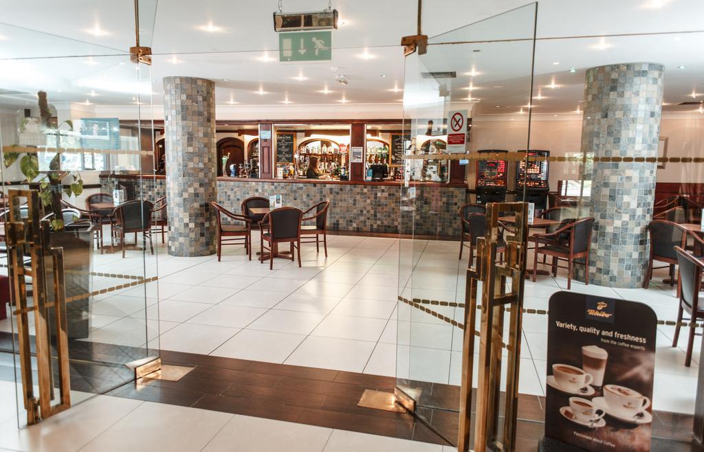 Muthu Glasgow River Hotel เอิร์สกิน ภายนอก รูปภาพ