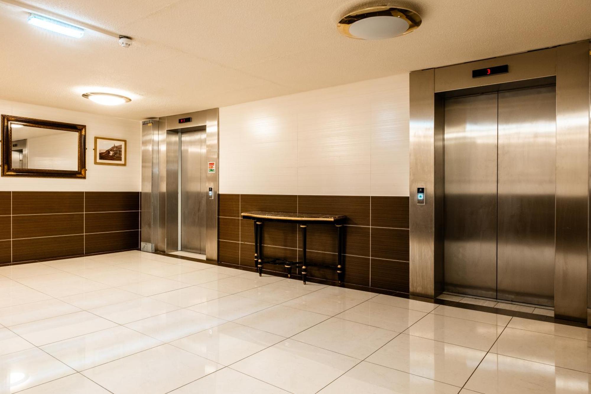 Muthu Glasgow River Hotel เอิร์สกิน ภายนอก รูปภาพ