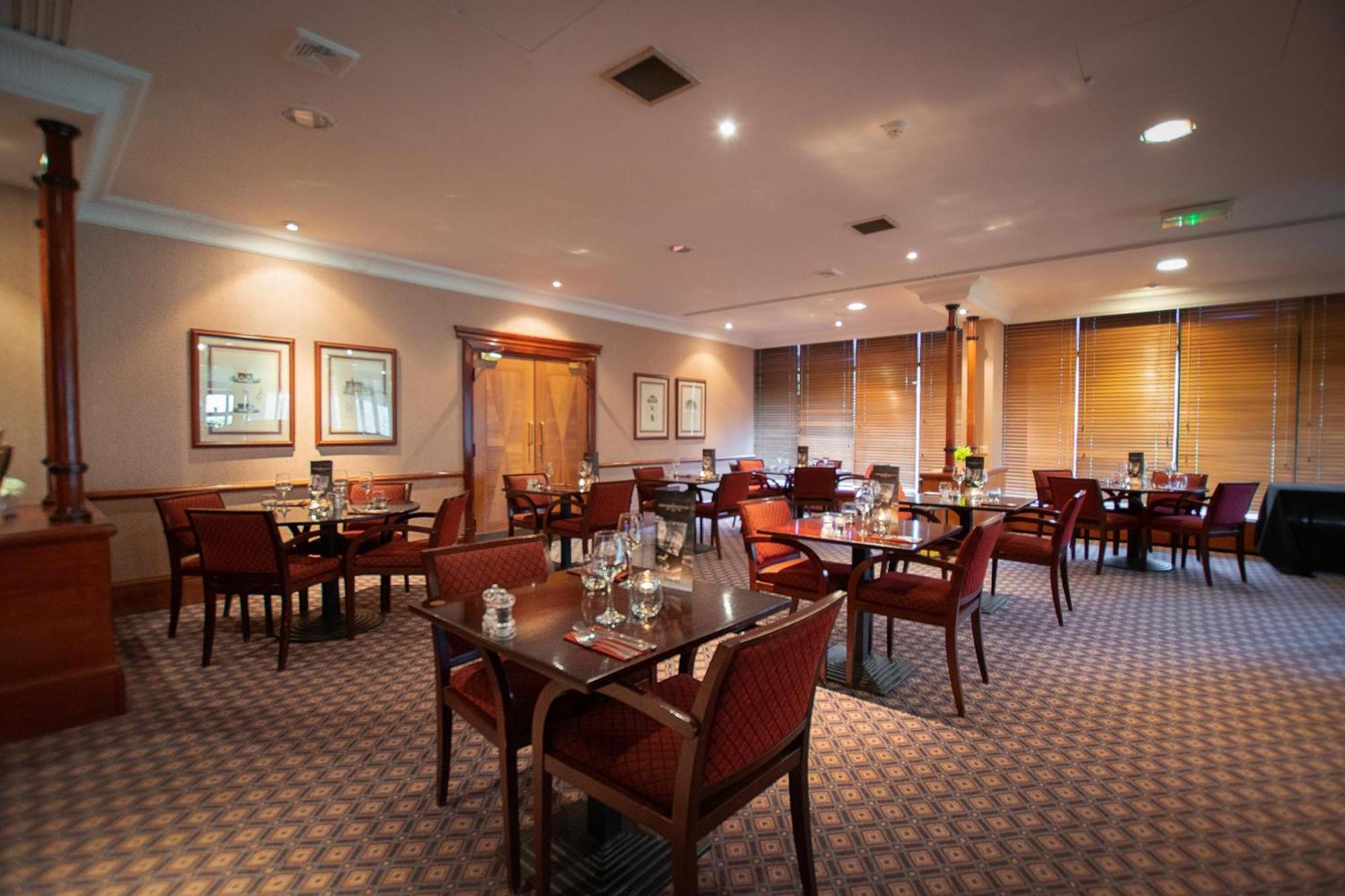 Muthu Glasgow River Hotel เอิร์สกิน ภายนอก รูปภาพ