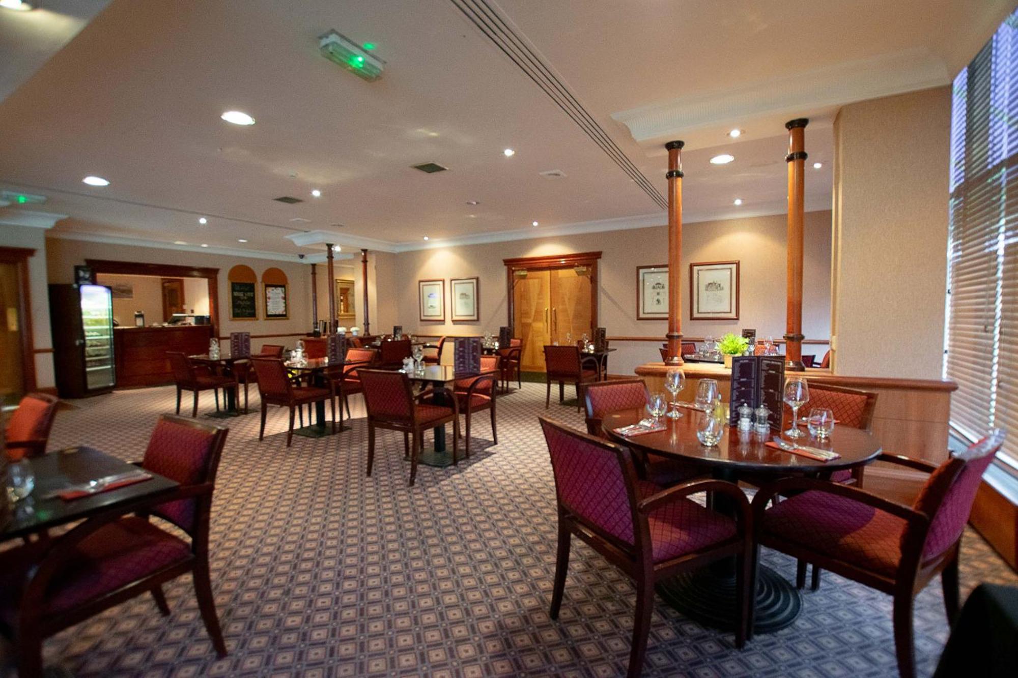 Muthu Glasgow River Hotel เอิร์สกิน ภายนอก รูปภาพ